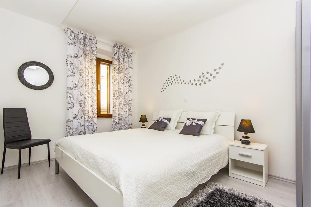 Center Apartment Lori Πούλα Εξωτερικό φωτογραφία